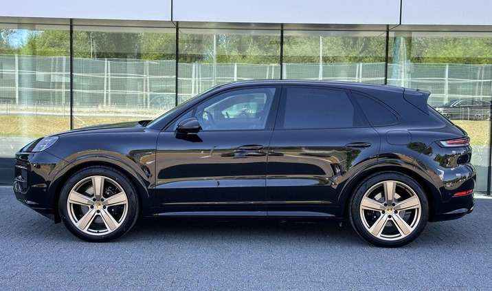 Porsche Cayenne cena 688100 przebieg: 5, rok produkcji 2023 z Konin małe 379